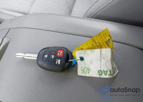 2015 Toyota Highlander Le Plus V6 из США, поврежденный, VIN 5TDZKRFH1FS072320